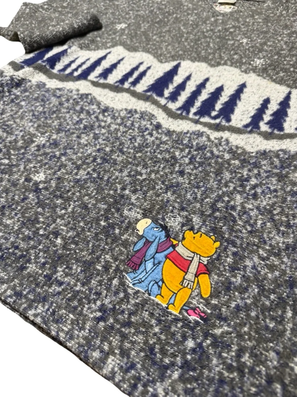 ✨ Vintage Disney Winnie the Pooh Snowy Scene‎ Sweater Large ✨